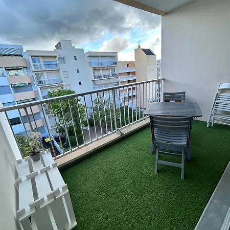 Joli Duplex Apartment