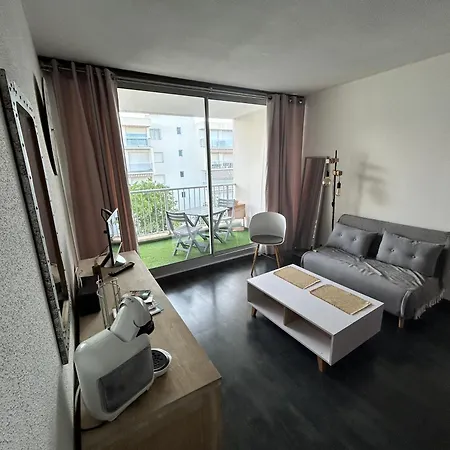 Joli Duplex Apartment *